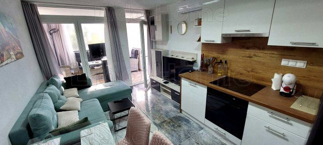 Eladó nyaraló, Balatonföldváron 45 M Ft, 2 szobás