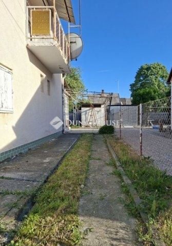 Eladó nyaraló, Harkányban 28.9 M Ft, 3+2 szobás