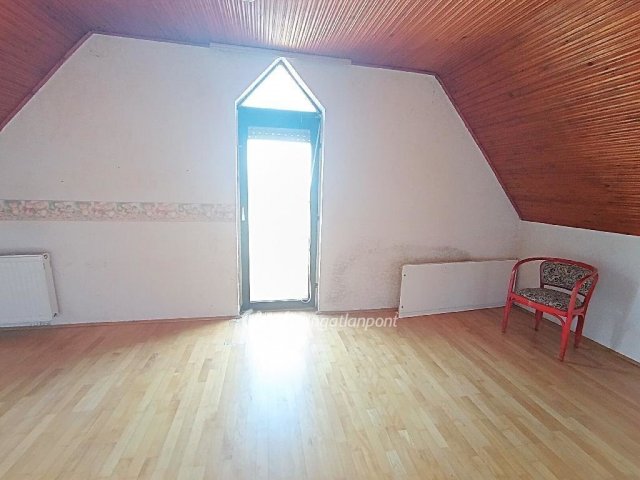 Eladó családi ház, Érden 76 M Ft, 6 szobás