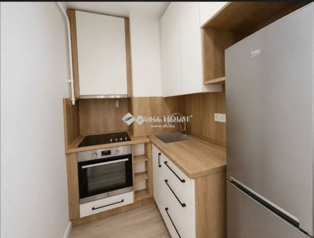 Eladó panellakás, Pécsett 45.99 M Ft, 2 szobás