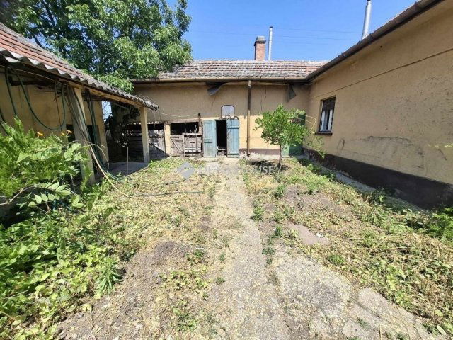 Eladó családi ház, Tápiószelén 18 M Ft, 3 szobás