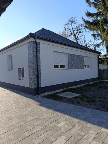 Eladó családi ház, Tatán 89.9 M Ft, 4 szobás