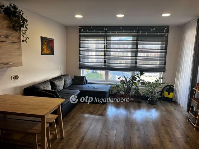 Eladó téglalakás, Zalaegerszegen 78.5 M Ft, 2+1 szobás