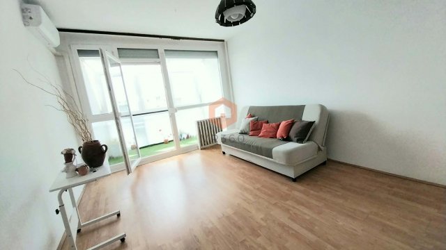 Eladó panellakás, Pécsett, Nagy Imre úton 47.9 M Ft, 2 szobás