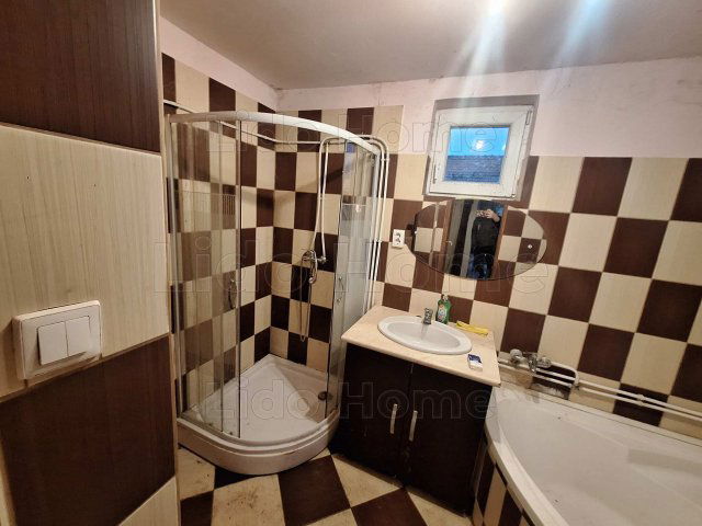 Eladó családi ház, Kisbajomon 7.99 M Ft, 2+1 szobás