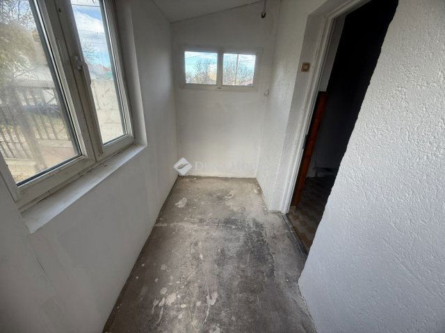 Eladó családi ház, Enyingen 32 M Ft, 4 szobás