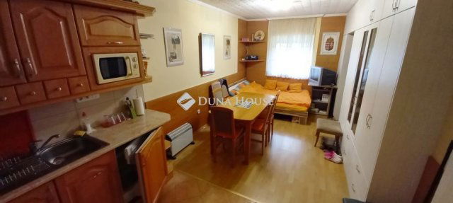 Eladó téglalakás, Zalakaroson 31.5 M Ft, 1 szobás