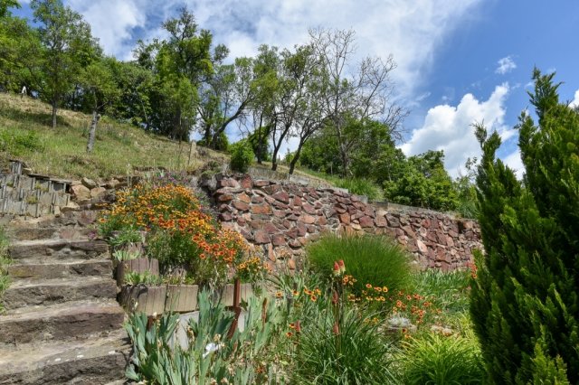 Eladó családi ház, Ábrahámhegyen 124.9 M Ft, 2+2 szobás