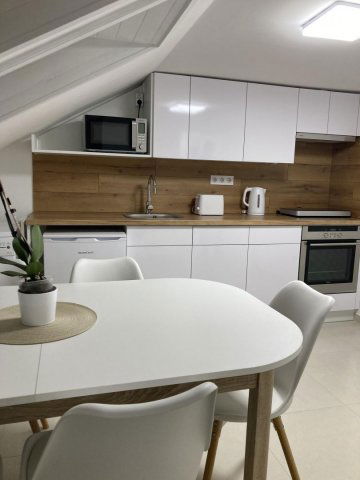 Kiadó téglalakás, albérlet, Debrecenben 310 E Ft / hó, 3 szobás