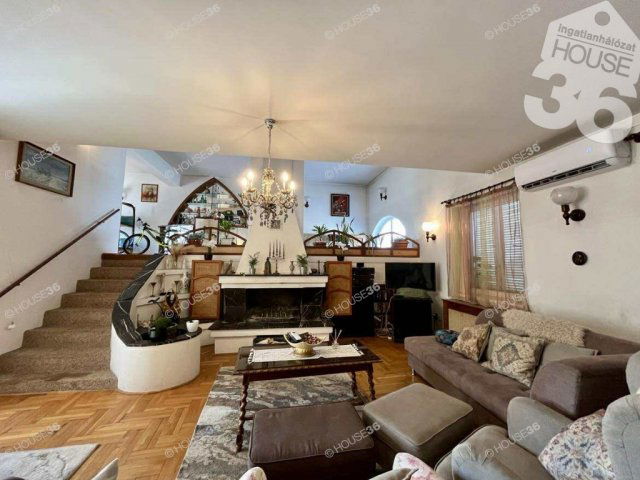 Eladó családi ház, Kecskeméten 130 M Ft, 5 szobás