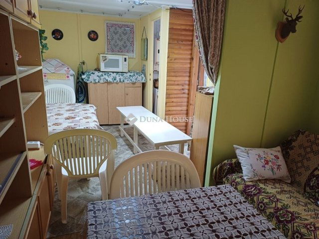Eladó nyaraló, Ráckevén 17 M Ft, 1 szobás