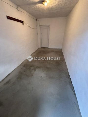 Eladó garázs, Hódmezővásárhelyen 14.9 M Ft