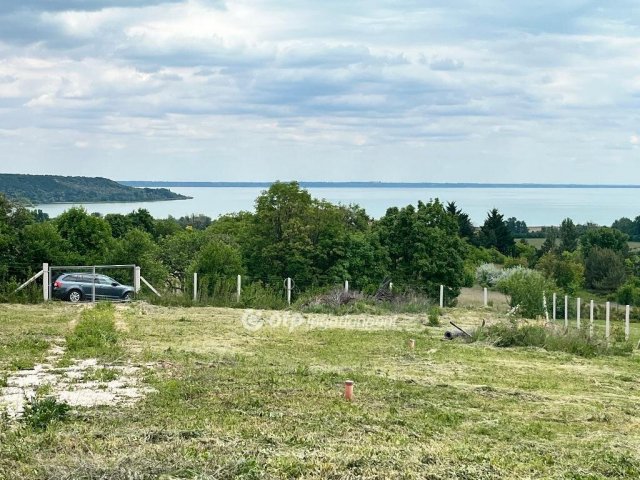 Eladó telek, Balatonalmádiban 79.9 M Ft / költözzbe.hu