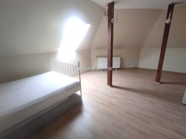 Eladó ikerház, Budapesten, II. kerületben 200 M Ft, 6 szobás