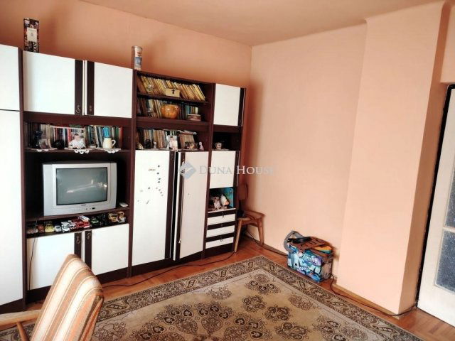 Eladó ikerház, Tatán 49.9 M Ft, 3 szobás / költözzbe.hu