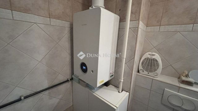 Eladó téglalakás, Kecskeméten 60.1 M Ft, 2 szobás