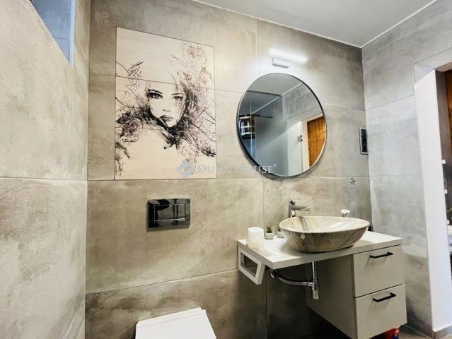 Eladó családi ház, Biatorbágyon 390 M Ft, 6 szobás