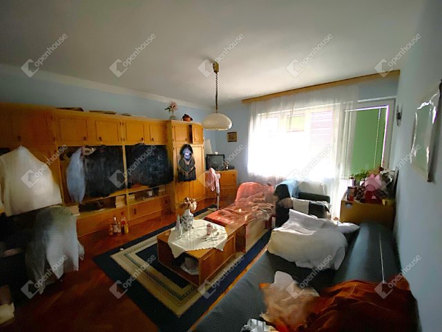 Eladó családi ház, Csornán 69.9 M Ft, 4 szobás