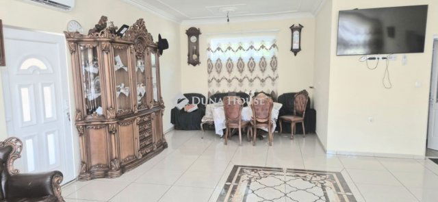 Eladó családi ház, Békéscsabán 53.9 M Ft, 4 szobás