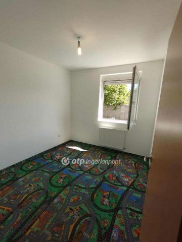 Eladó téglalakás, Szentlőrincen 45 M Ft, 1+2 szobás