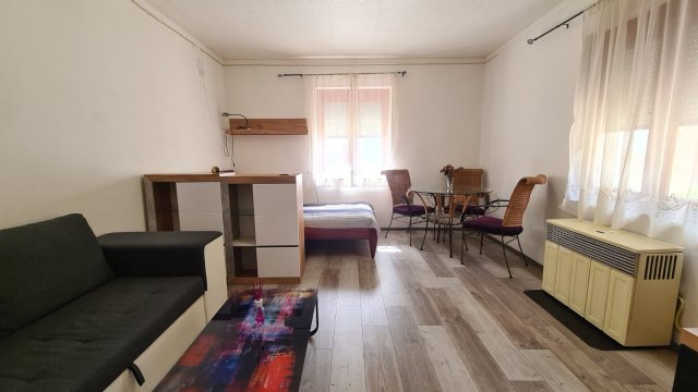 Eladó téglalakás, Pécsett 42.9 M Ft, 1 szobás