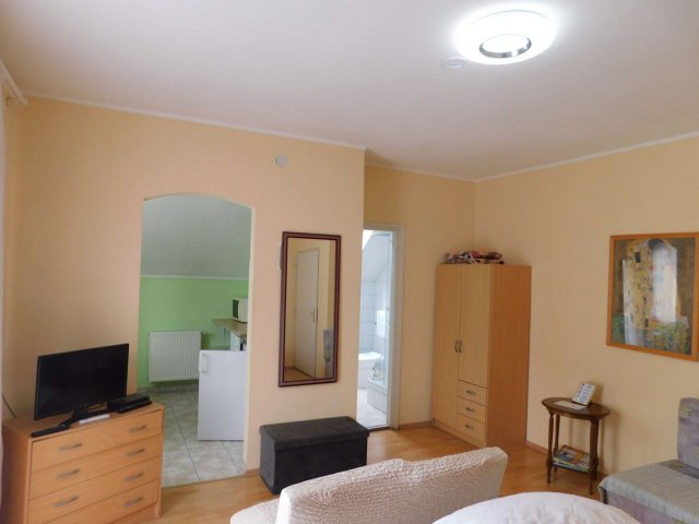 Eladó családi ház, Hévízen 90.967 M Ft, 5+1 szobás