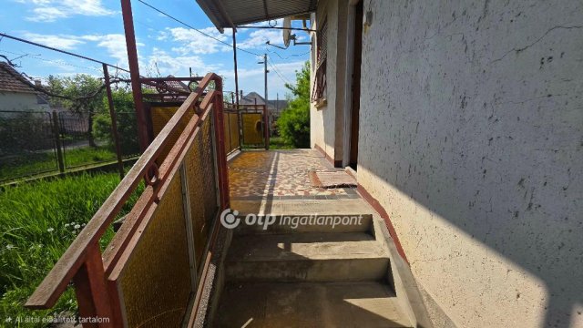 Eladó családi ház, Nádudvaron 31 M Ft, 2 szobás