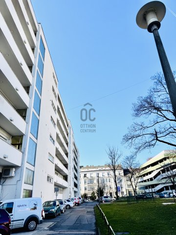 Eladó téglalakás, Győrött 50 M Ft, 2 szobás