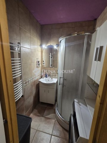 Eladó panellakás, Győrött 54.9 M Ft, 3 szobás