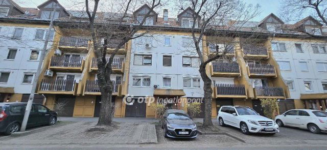 Eladó panellakás, Debrecenben 51.9 M Ft, 1+1 szobás