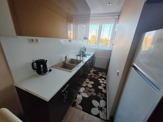 Kiadó téglalakás, albérlet, Cegléden 280 E Ft / hó, 4 szobás