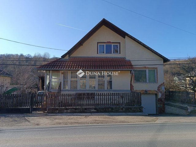 Eladó családi ház, Sóskúton 87 M Ft, 6 szobás