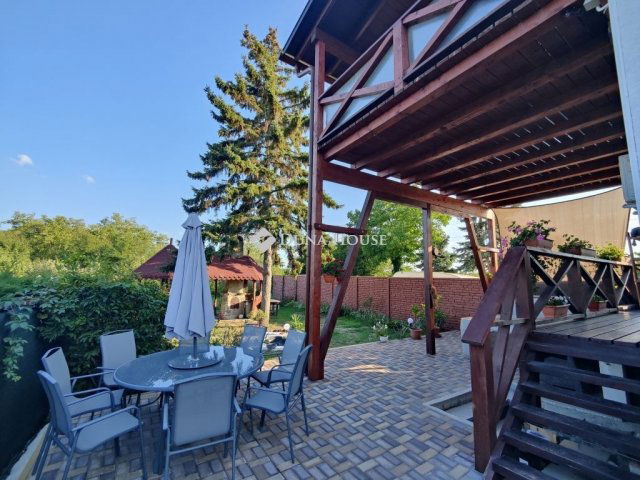 Eladó ikerház, Szentendrén 167.9 M Ft, 4 szobás