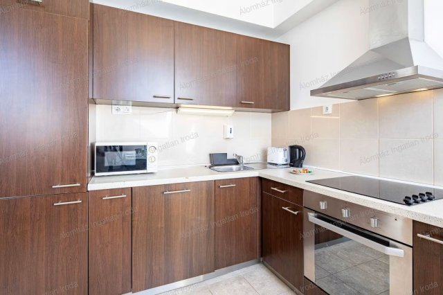 Eladó téglalakás, Budapesten, VII. kerületben 105 M Ft, 2 szobás