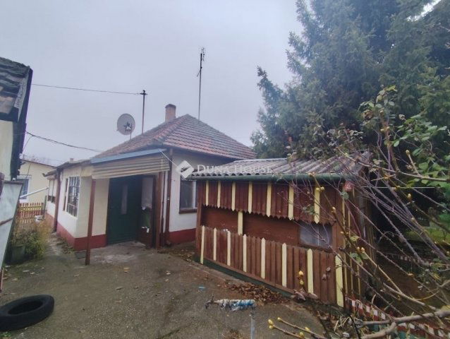 Eladó családi ház, Kecskeméten 25 M Ft, 2 szobás