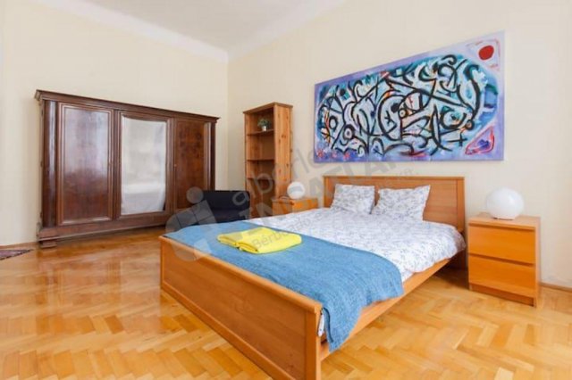 Kiadó téglalakás, albérlet, V. kerületben, Október 6. utcában