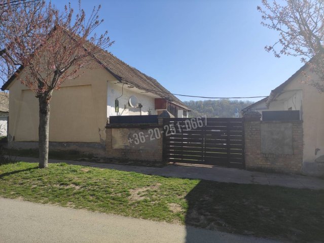 Eladó családi ház, Kisnyárádon 6 M Ft, 3 szobás