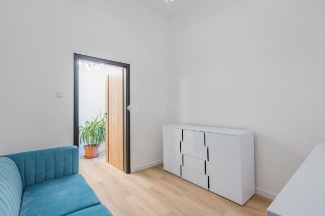 Eladó téglalakás, Budapesten, VI. kerületben 145 M Ft, 3 szobás