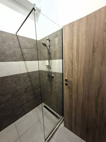 Eladó téglalakás, Szegeden 92 M Ft, 4 szobás