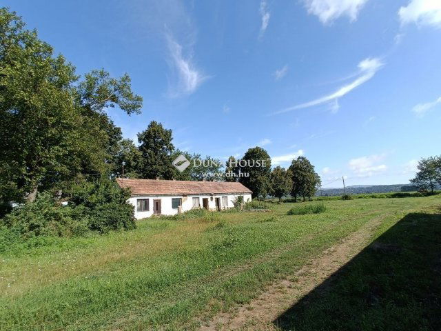 Eladó ipari ingatlan, Pilismaróton 89.99 M Ft