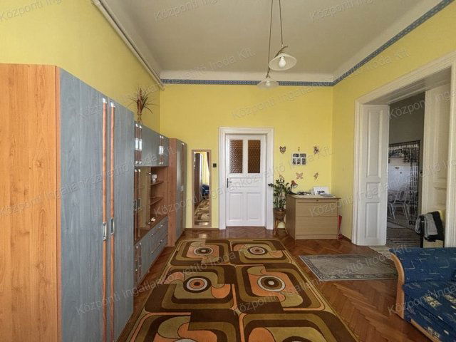 Eladó téglalakás, Ácson 39 M Ft, 2 szobás