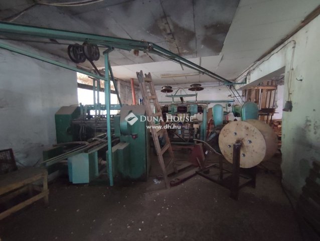Eladó ipari ingatlan, Nagykőrösön 170 M Ft