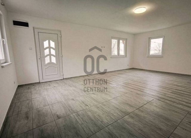 Eladó családi ház, Tatán 20.99 M Ft, 1 szobás