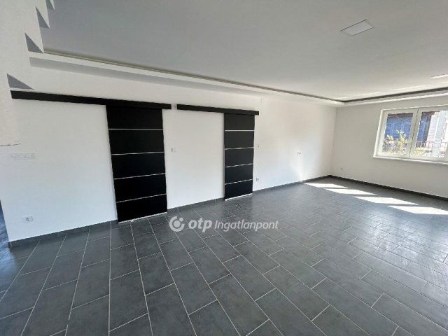 Eladó családi ház, Balatonszárszón 123 M Ft, 4 szobás