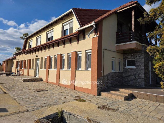 Eladó téglalakás, Berettyóújfaluban 45 M Ft, 3 szobás