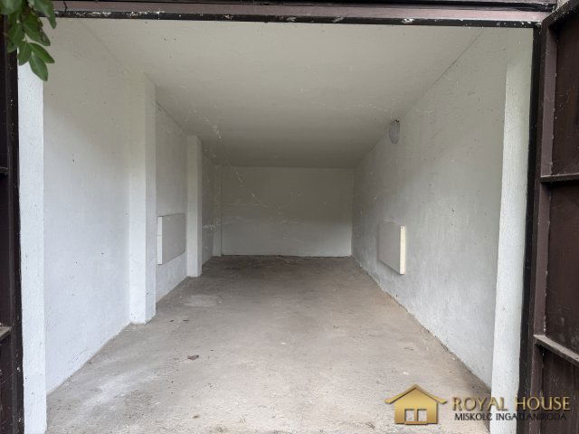 Eladó garázs, Miskolcon, Martinovics Ignác utcában 9.9 M Ft
