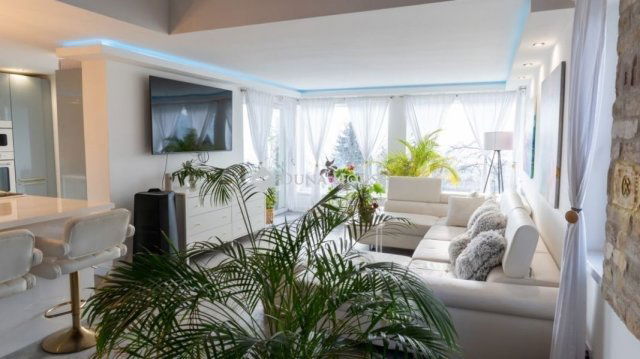 Eladó családi ház, Szentendrén 150 M Ft, 6 szobás