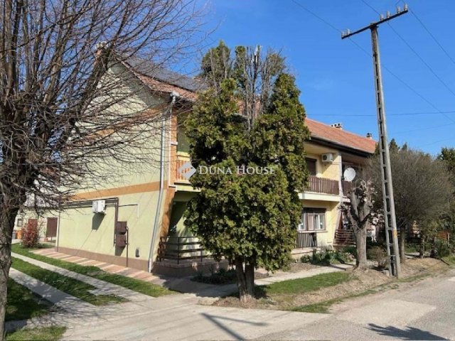 Eladó téglalakás, Mezőtúron 39.7 M Ft, 4 szobás