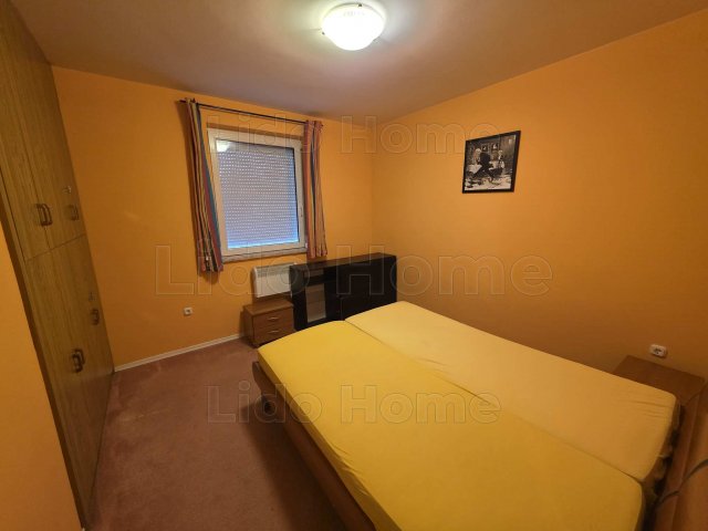 Kiadó családi ház, albérlet, Balatonfenyvesen 250 E Ft / hó