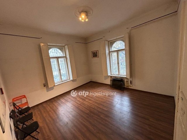 Eladó téglalakás, Budapesten, VI. kerületben 89.9 M Ft, 3 szobás